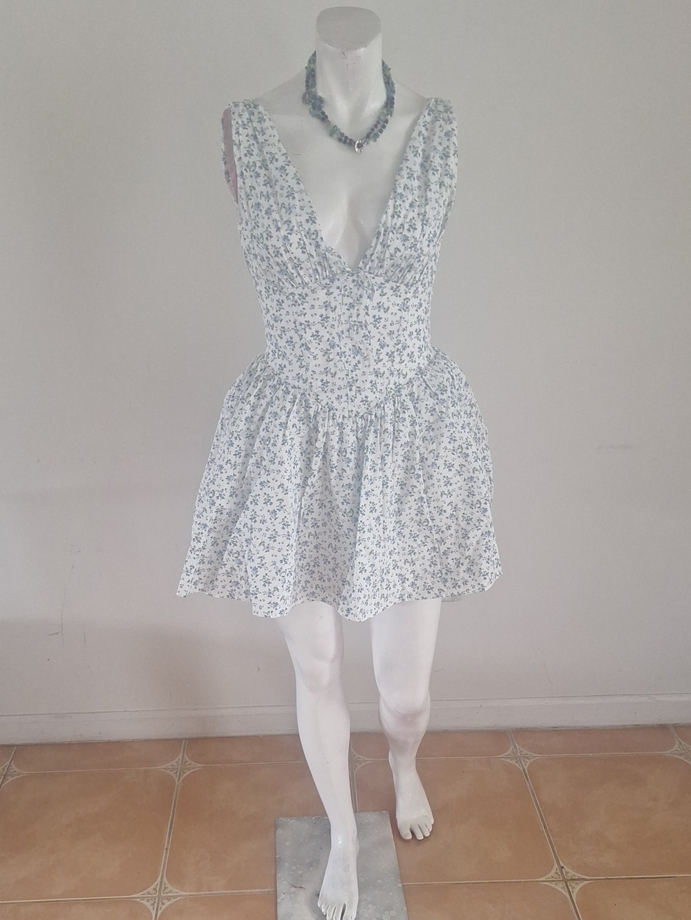 Chic Summer House of CB White Mini Dress with Blue Floral Print Cotton Sz M NWT